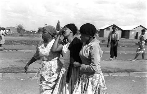 Il Massacro di Sharpeville: Un'eco di violenze razziali nell'apartheid sudafricano